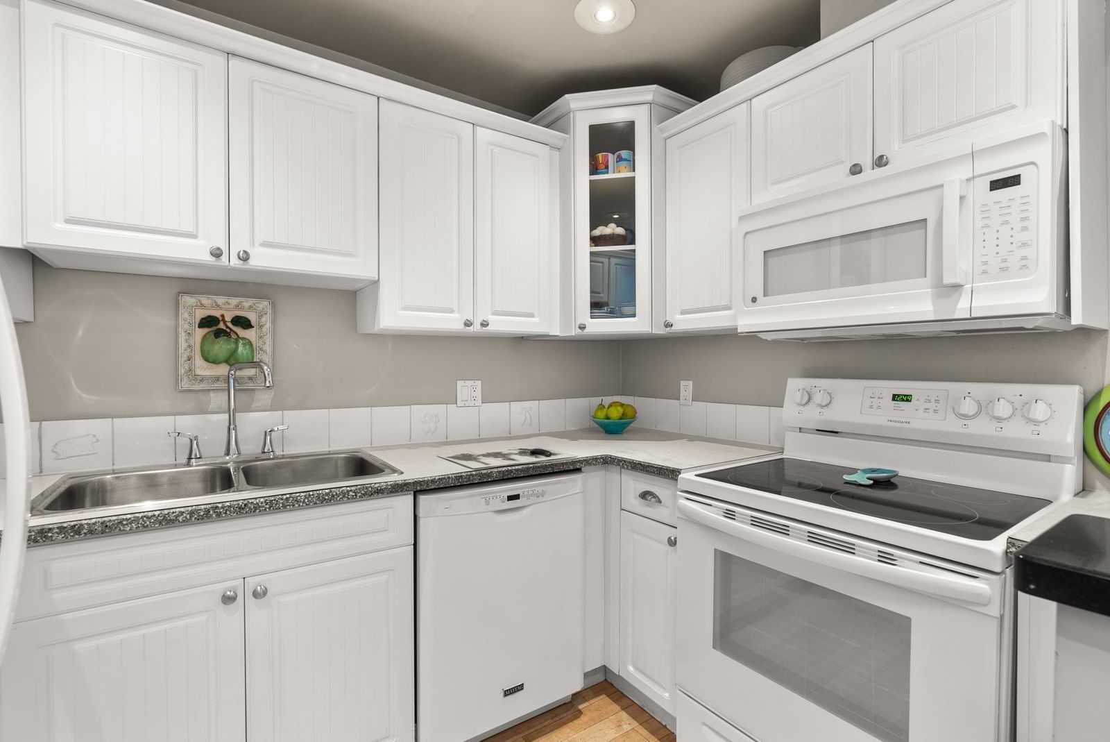 Listing Image 15