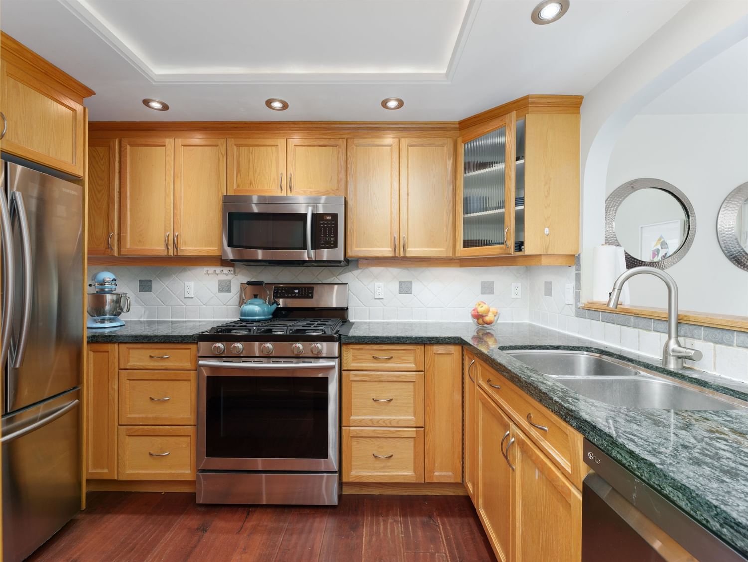 Listing Image 10