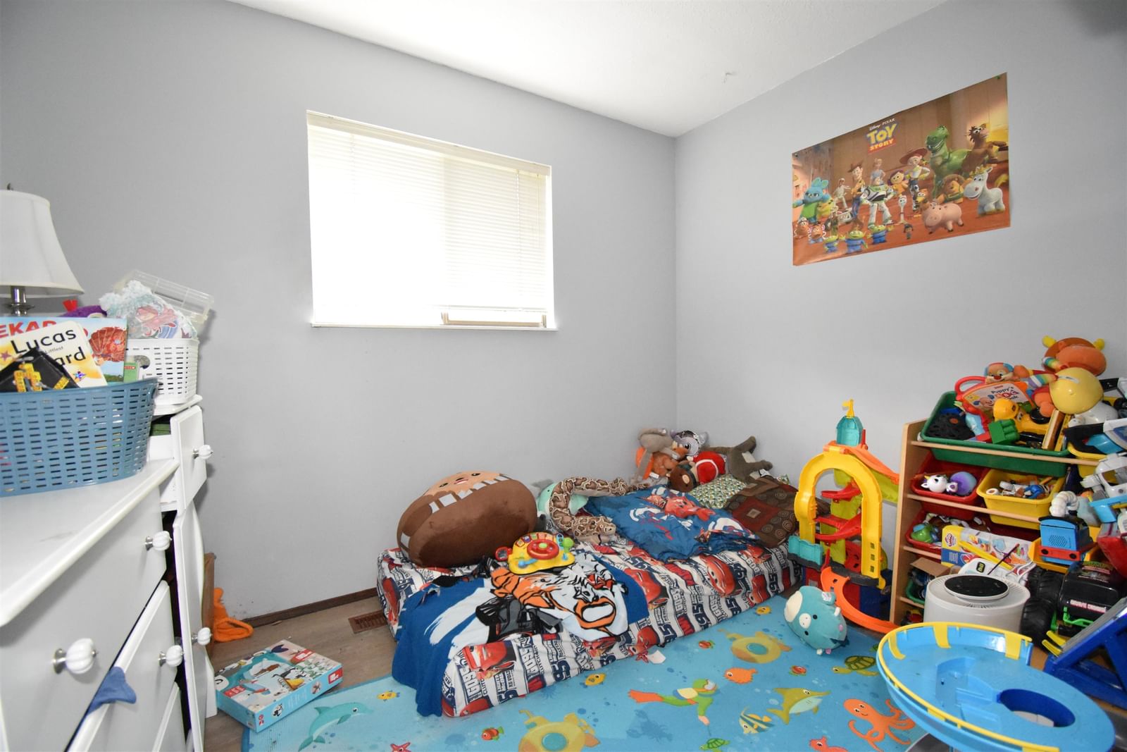 Listing Image 9