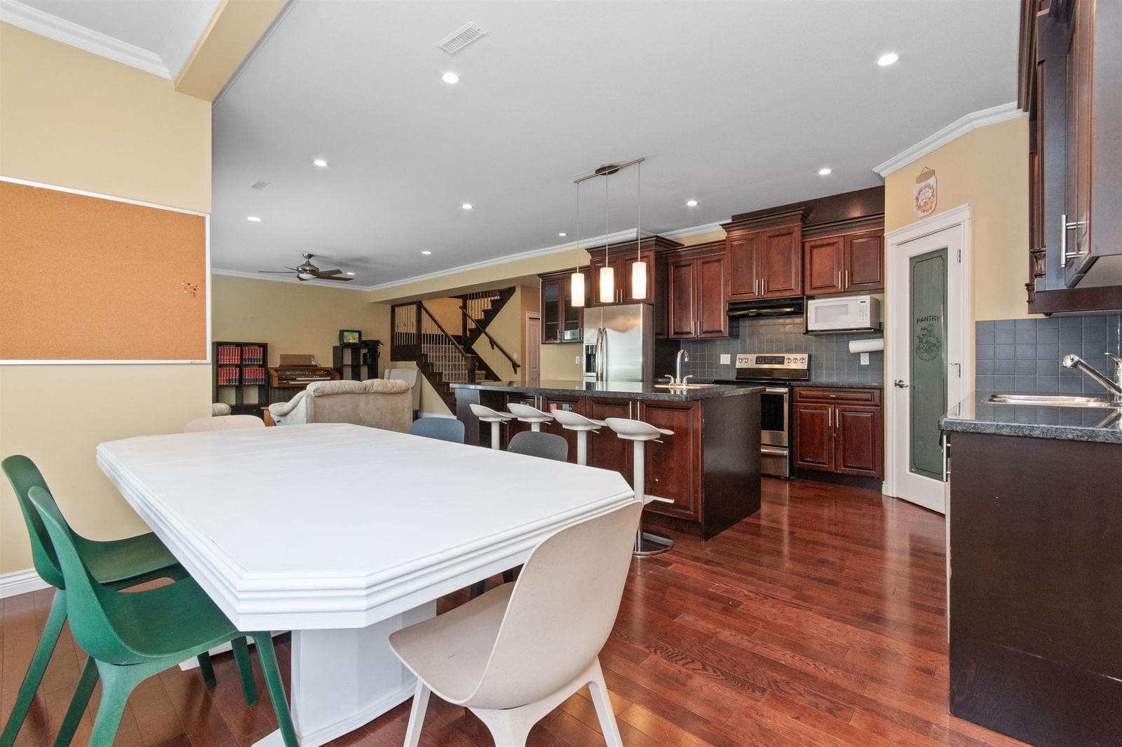 Listing Image 15