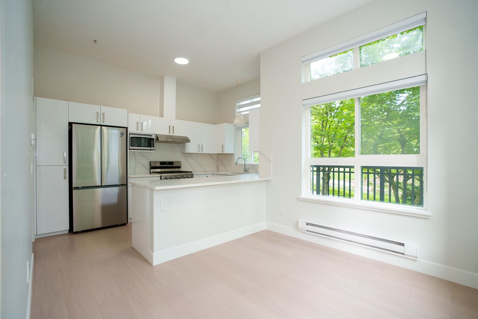 Listing Image 8