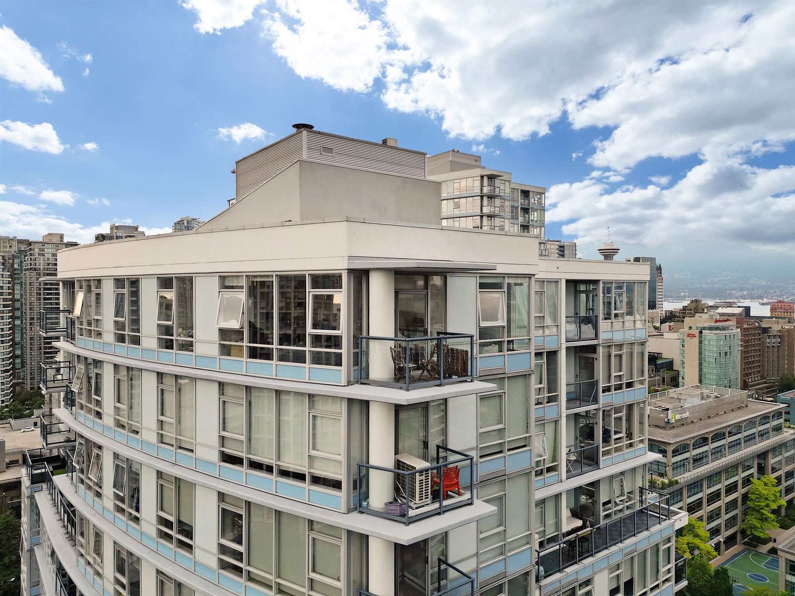 Listing Image 11