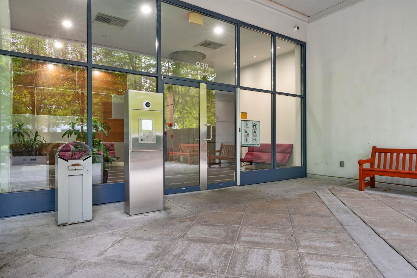 Listing Image 9