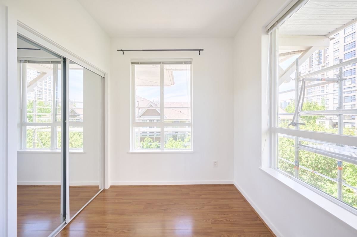 Listing Image 18