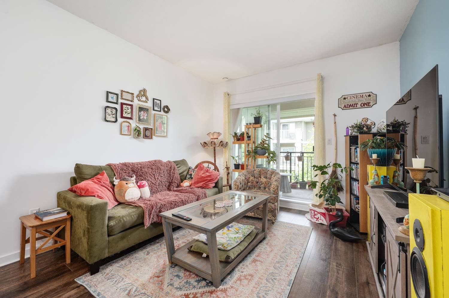 Listing Image 12