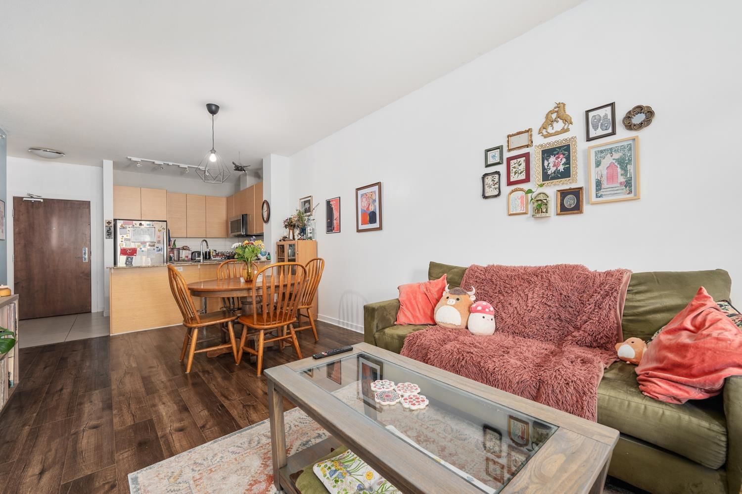 Listing Image 15
