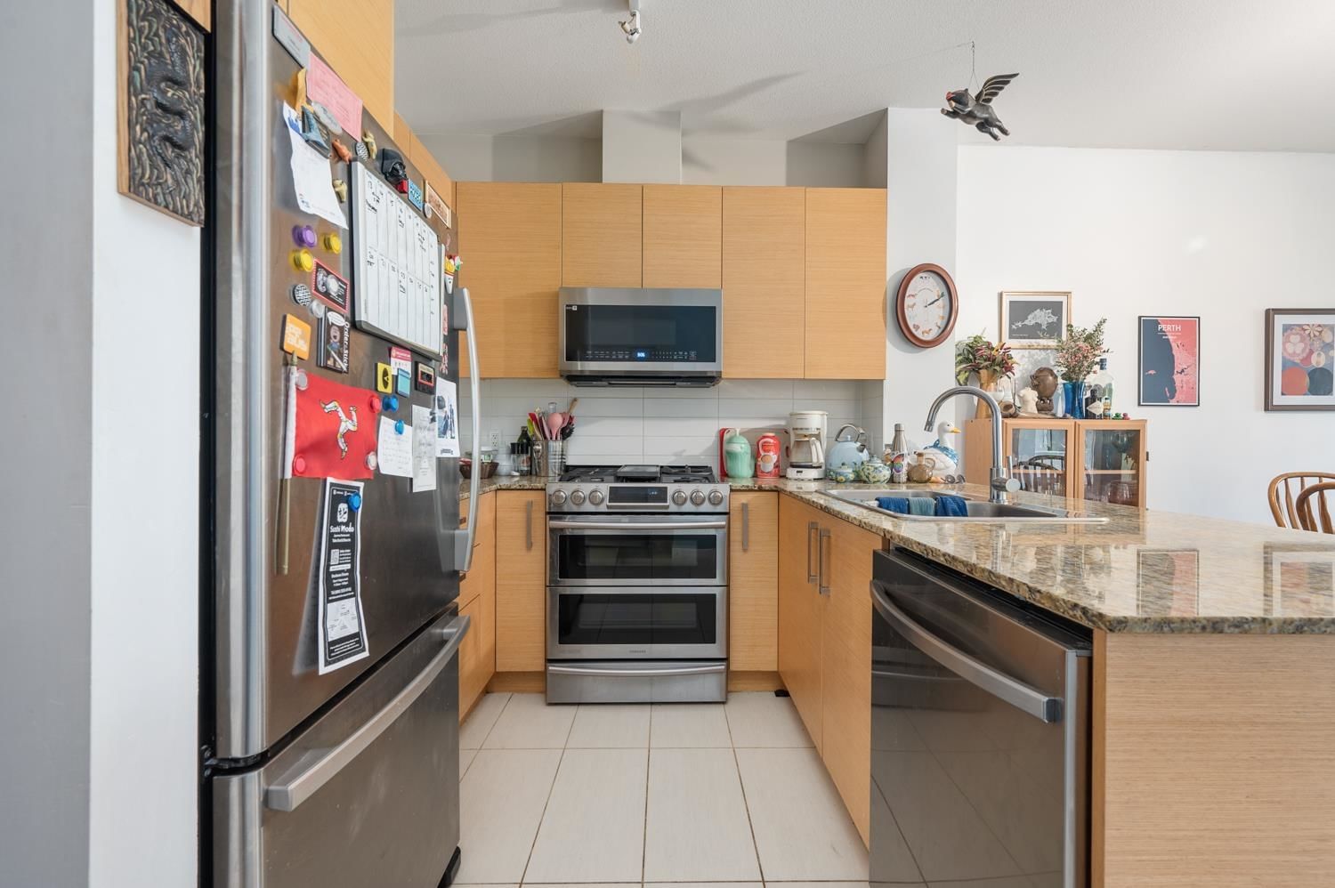 Listing Image 8