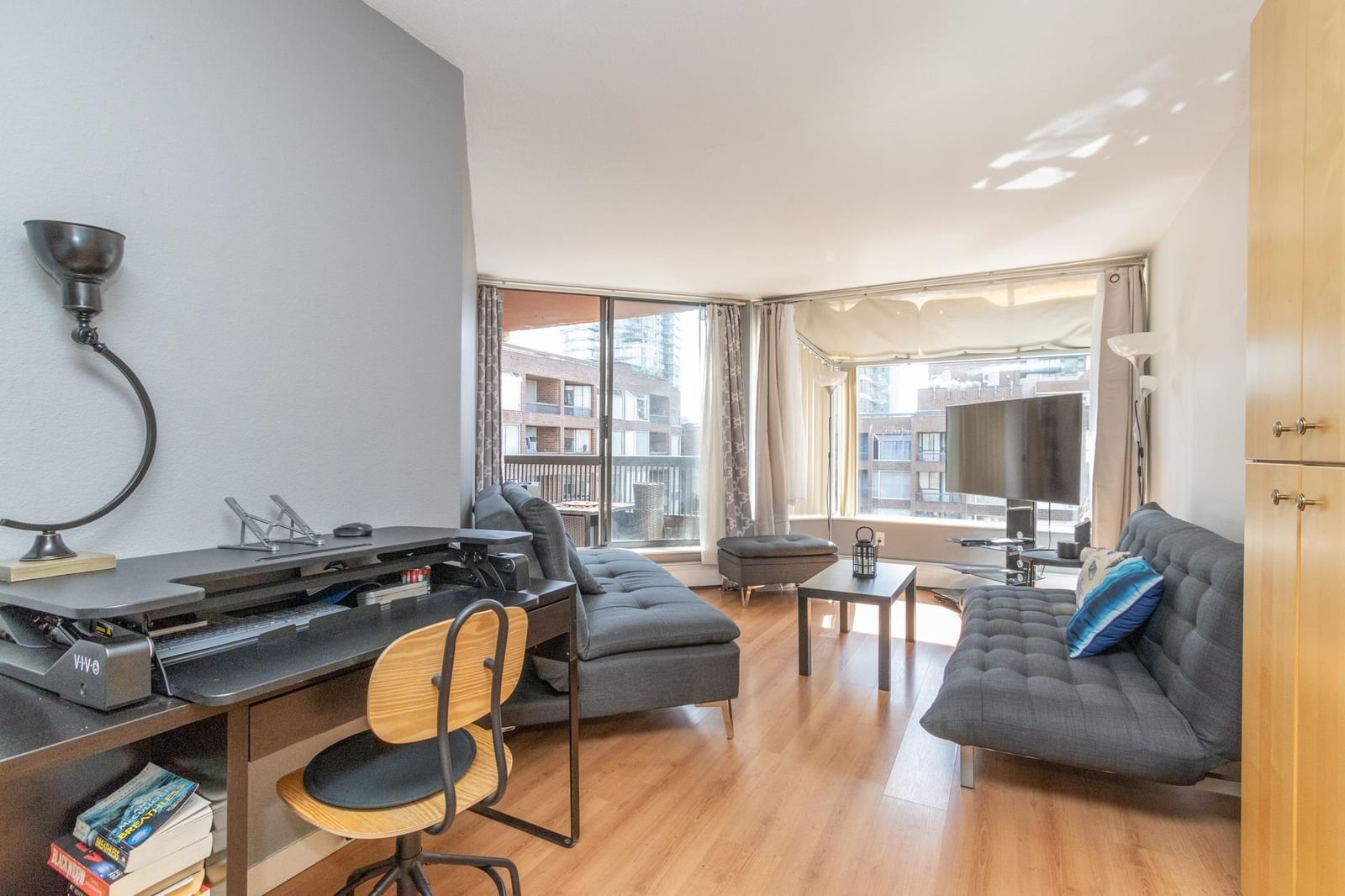 Listing Image 9