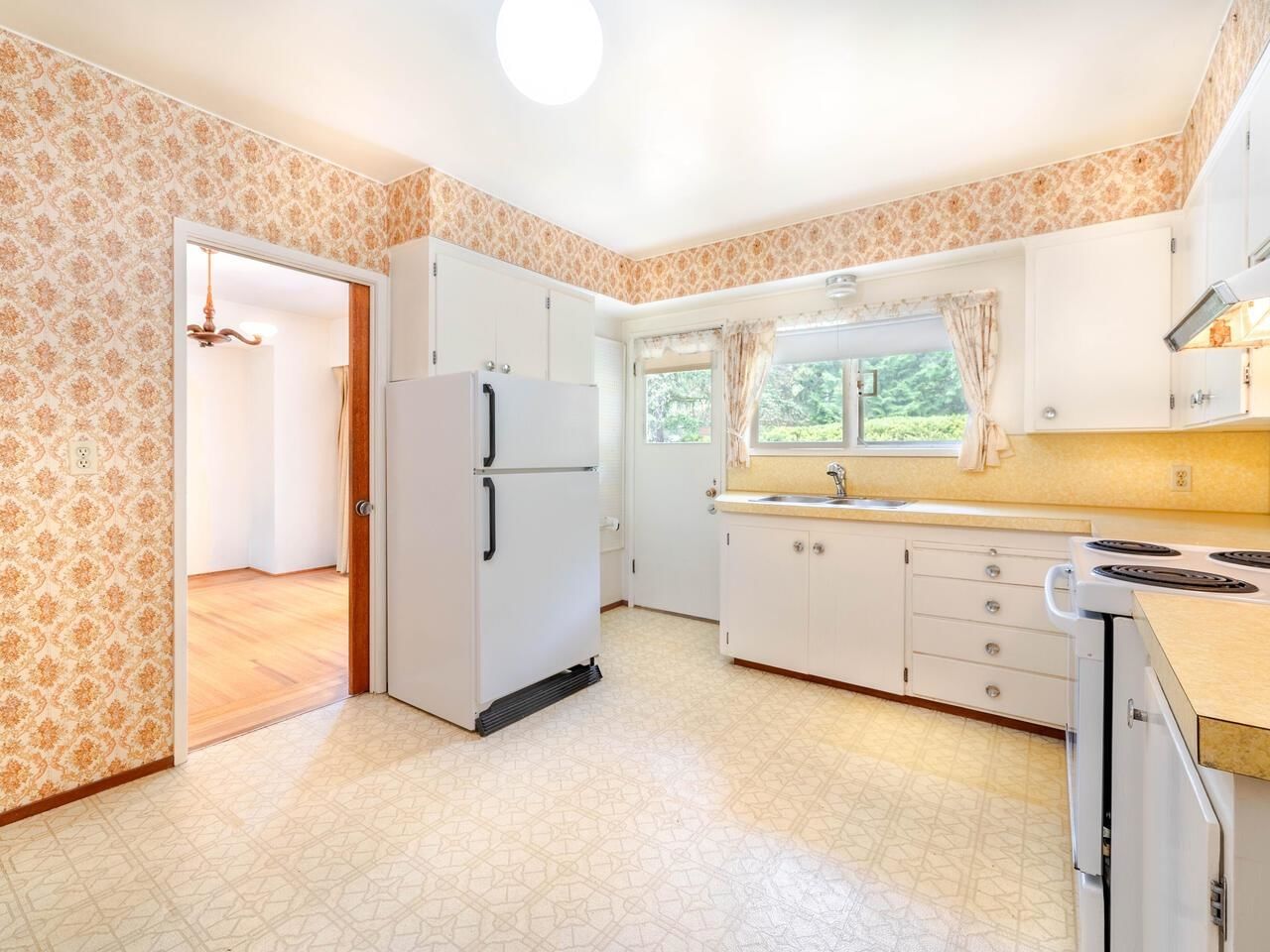 Listing Image 17