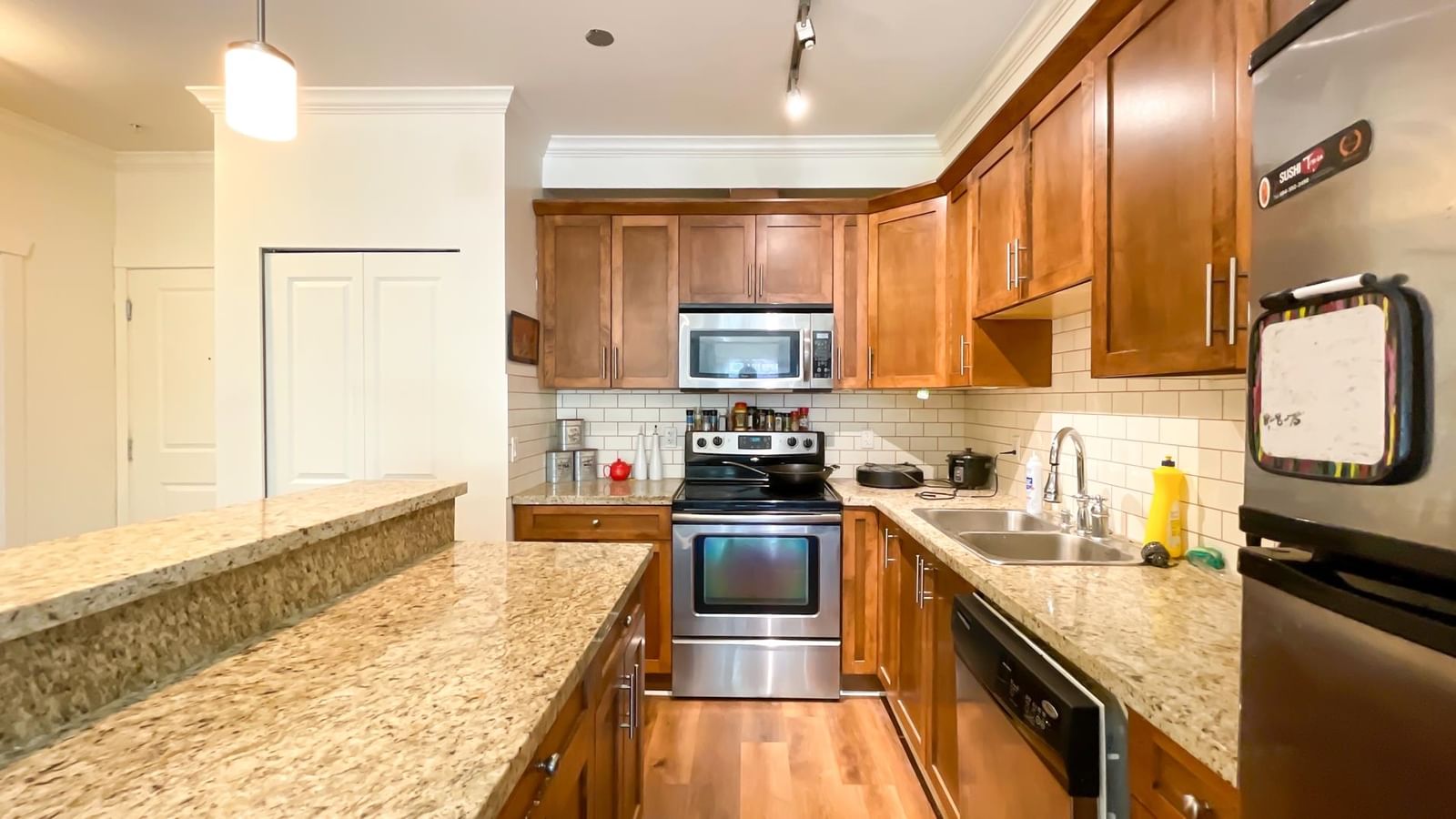 Listing Image 9