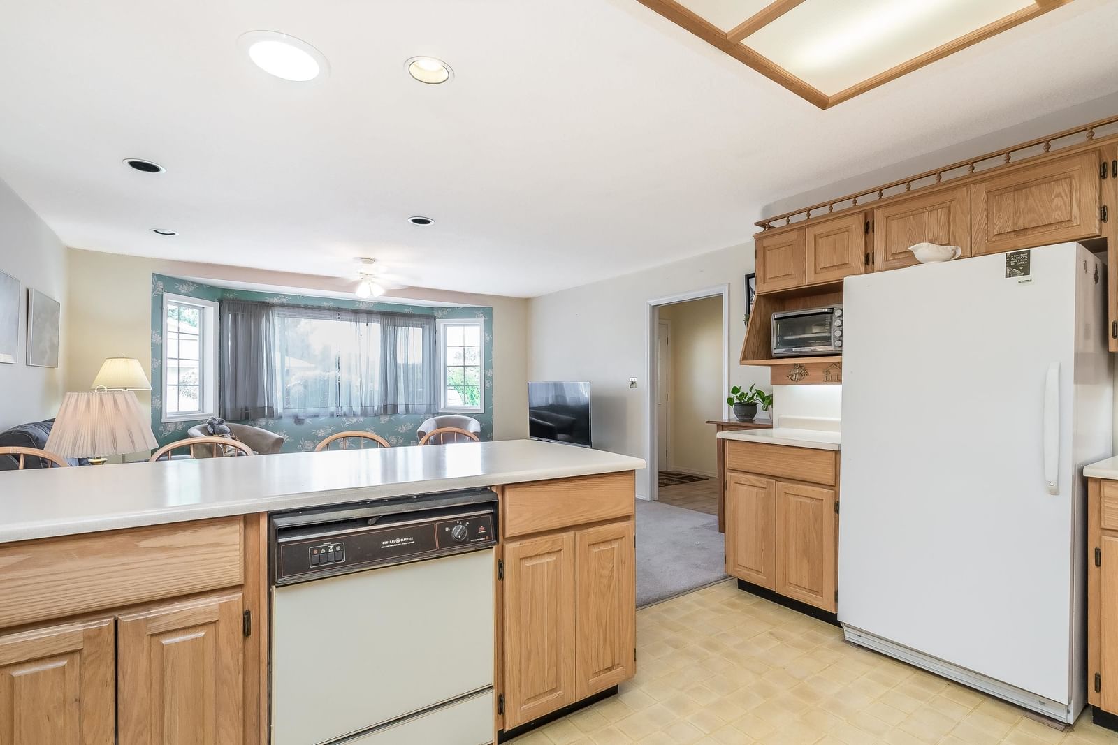 Listing Image 12
