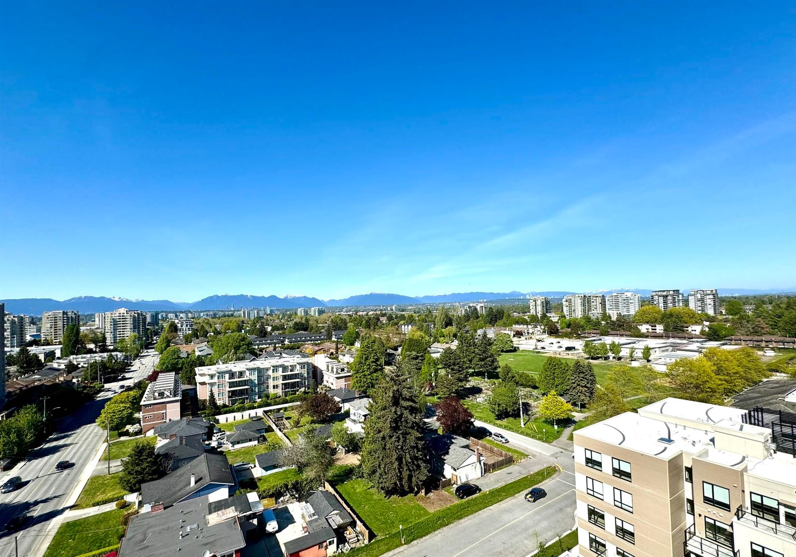 Listing Image 6