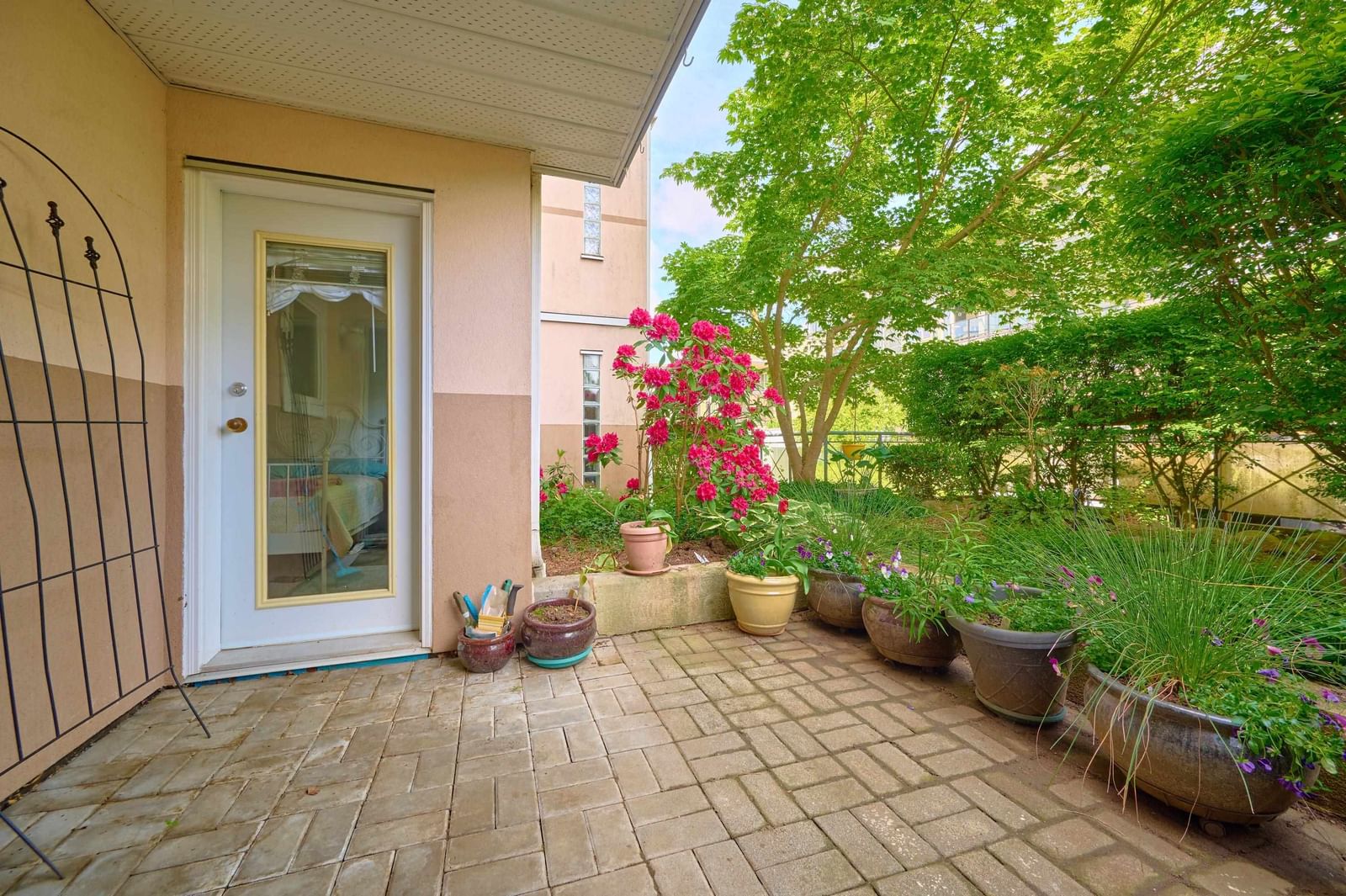 Listing Image 19