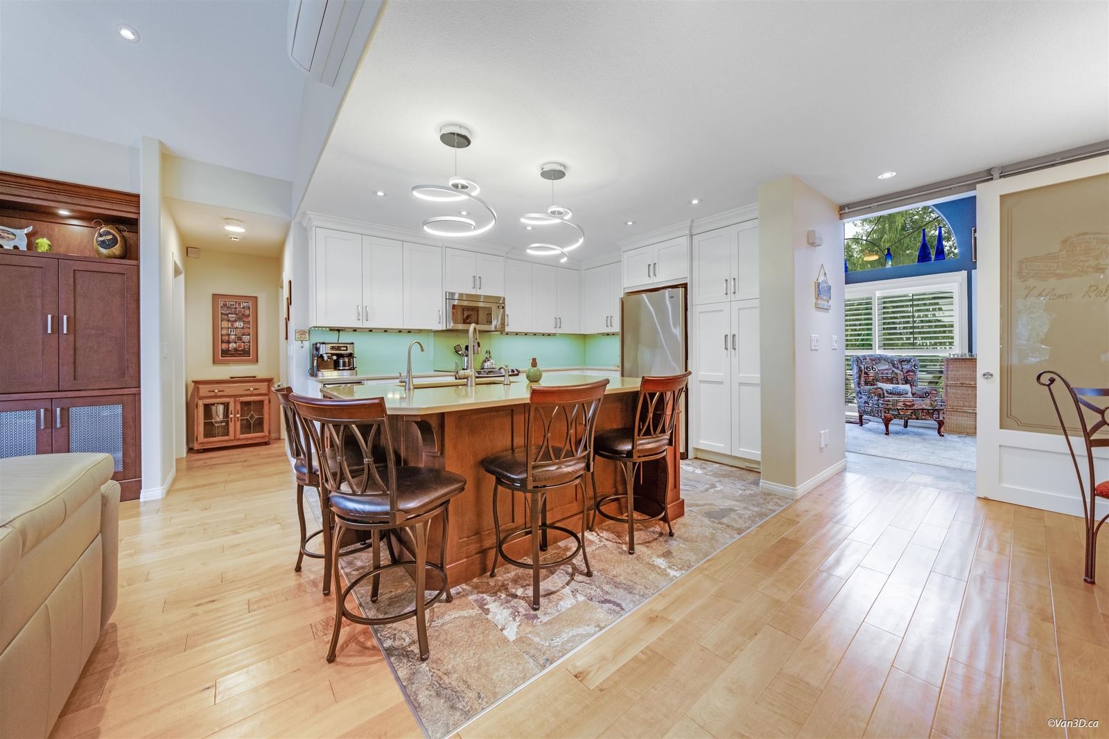 Listing Image 10