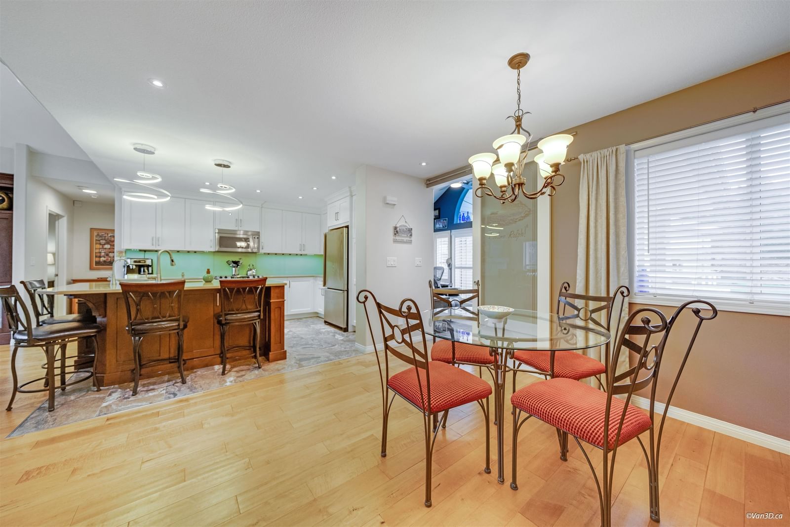 Listing Image 9
