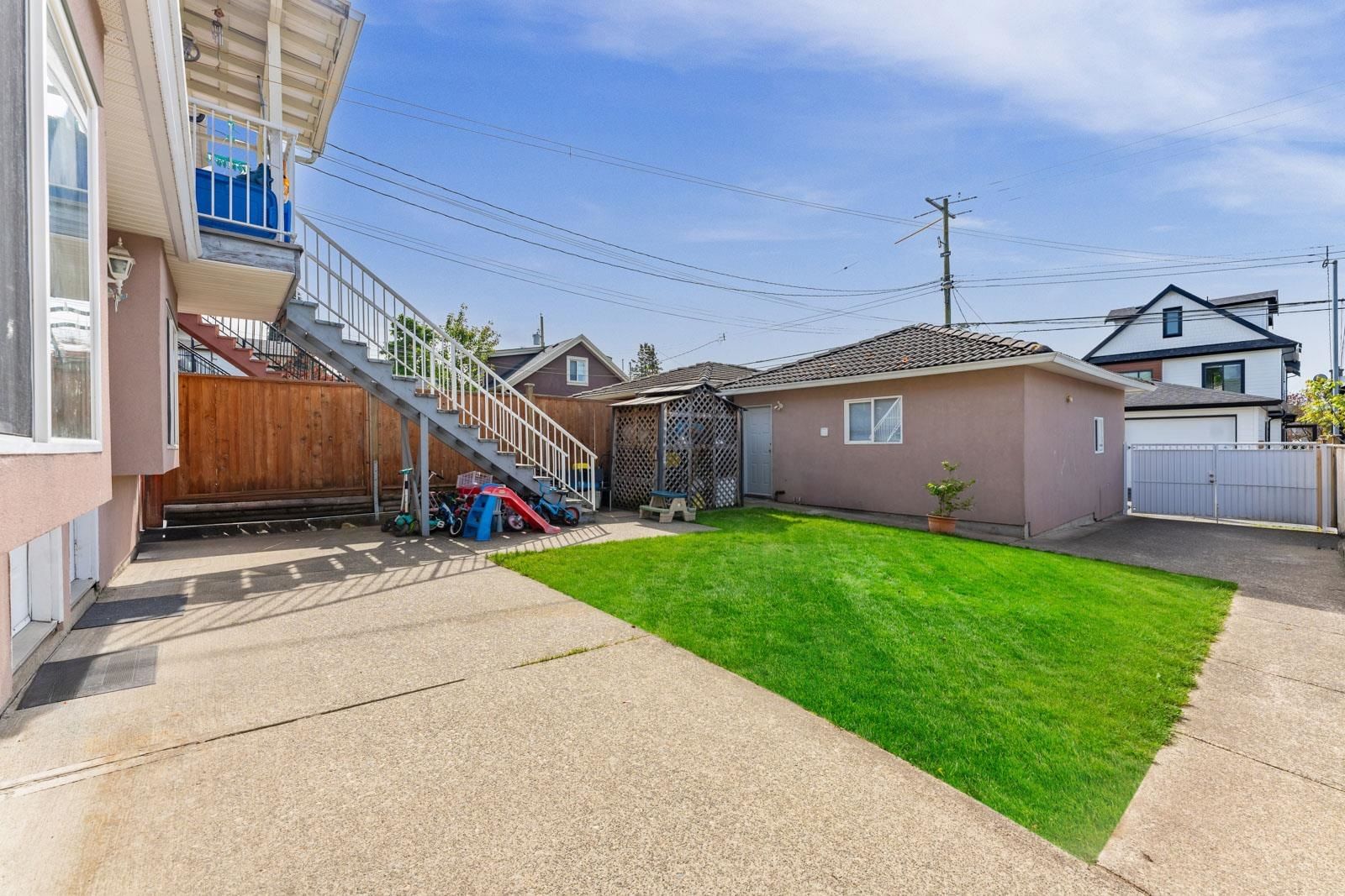 Listing Image 10