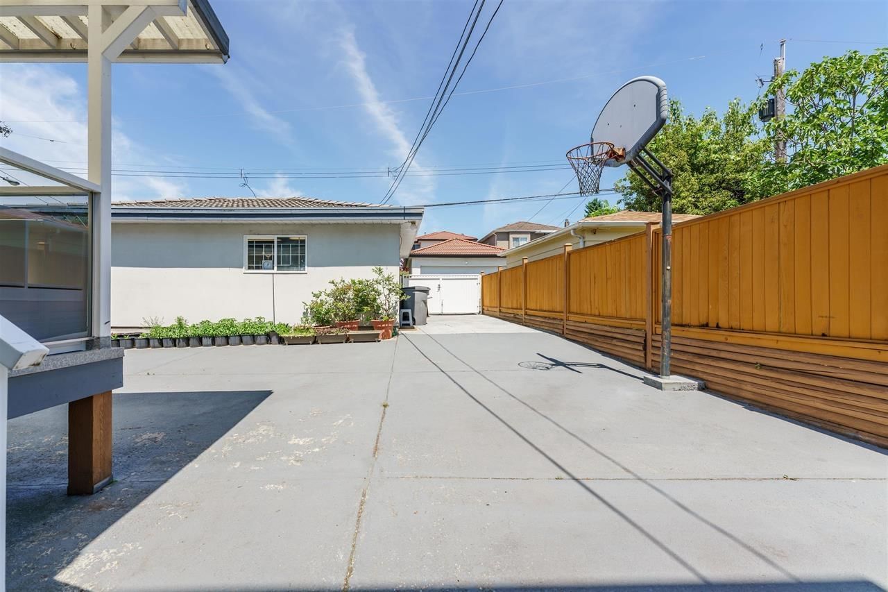 Listing Image 12