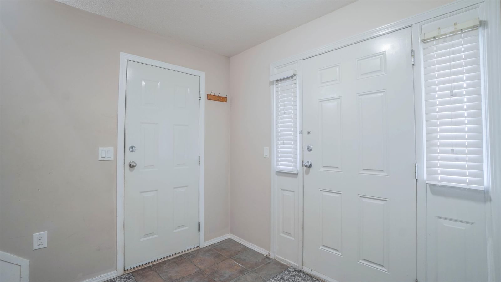 Listing Image 27