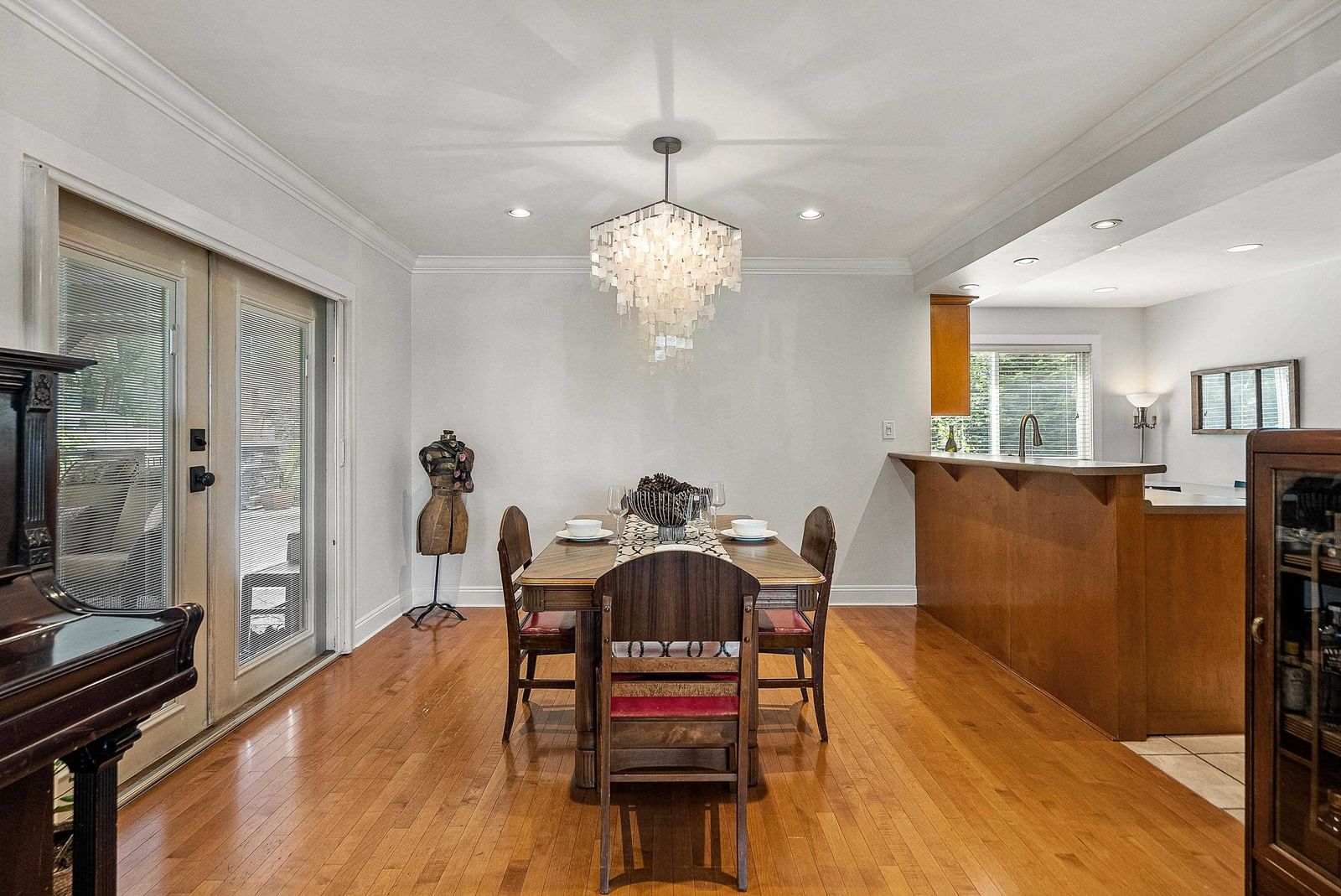 Listing Image 14