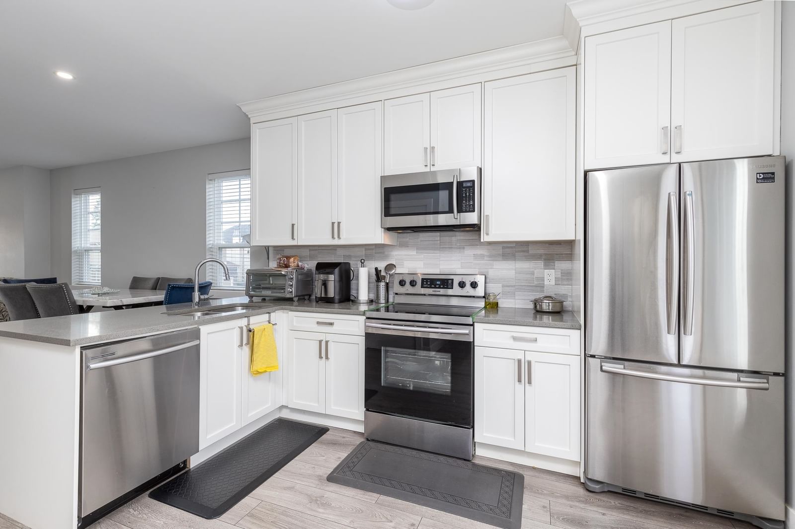 Listing Image 15