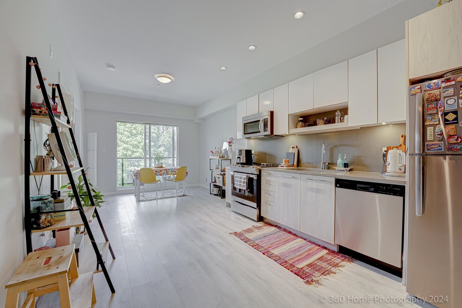 Listing Image 5
