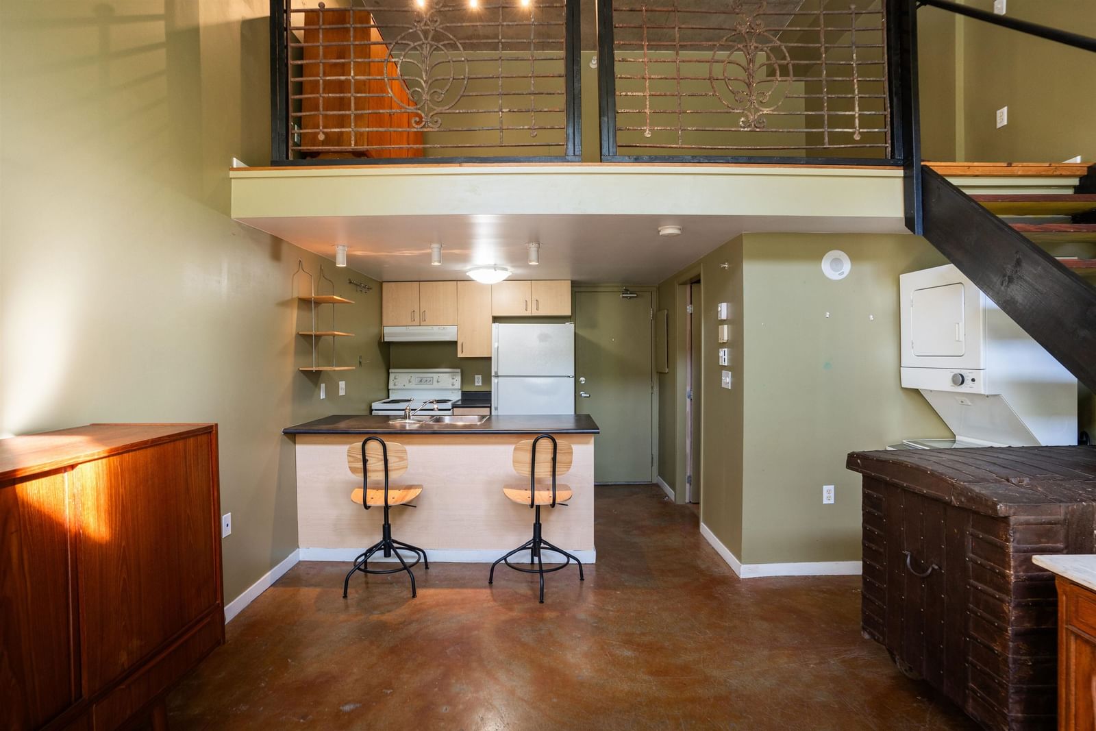 Listing Image 6
