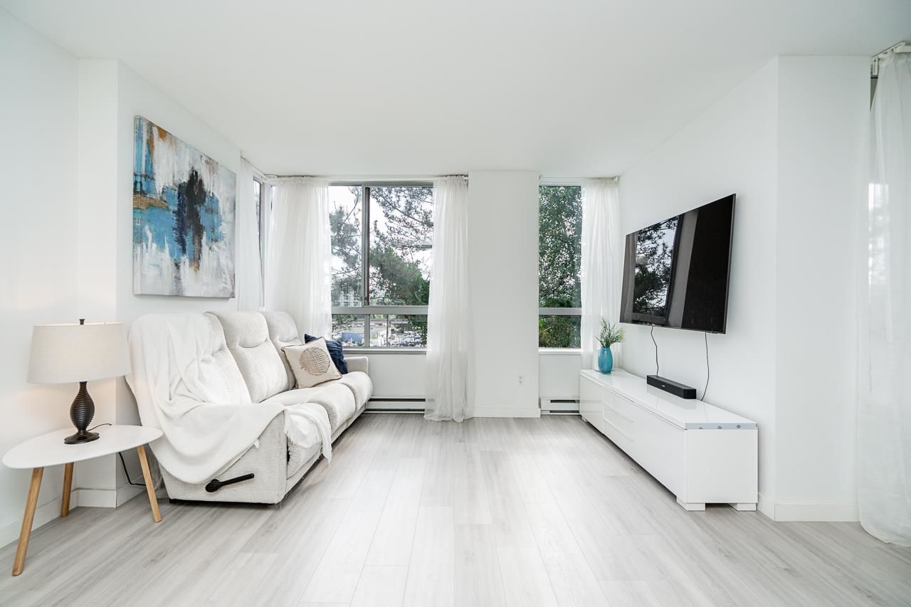 Listing Image 12