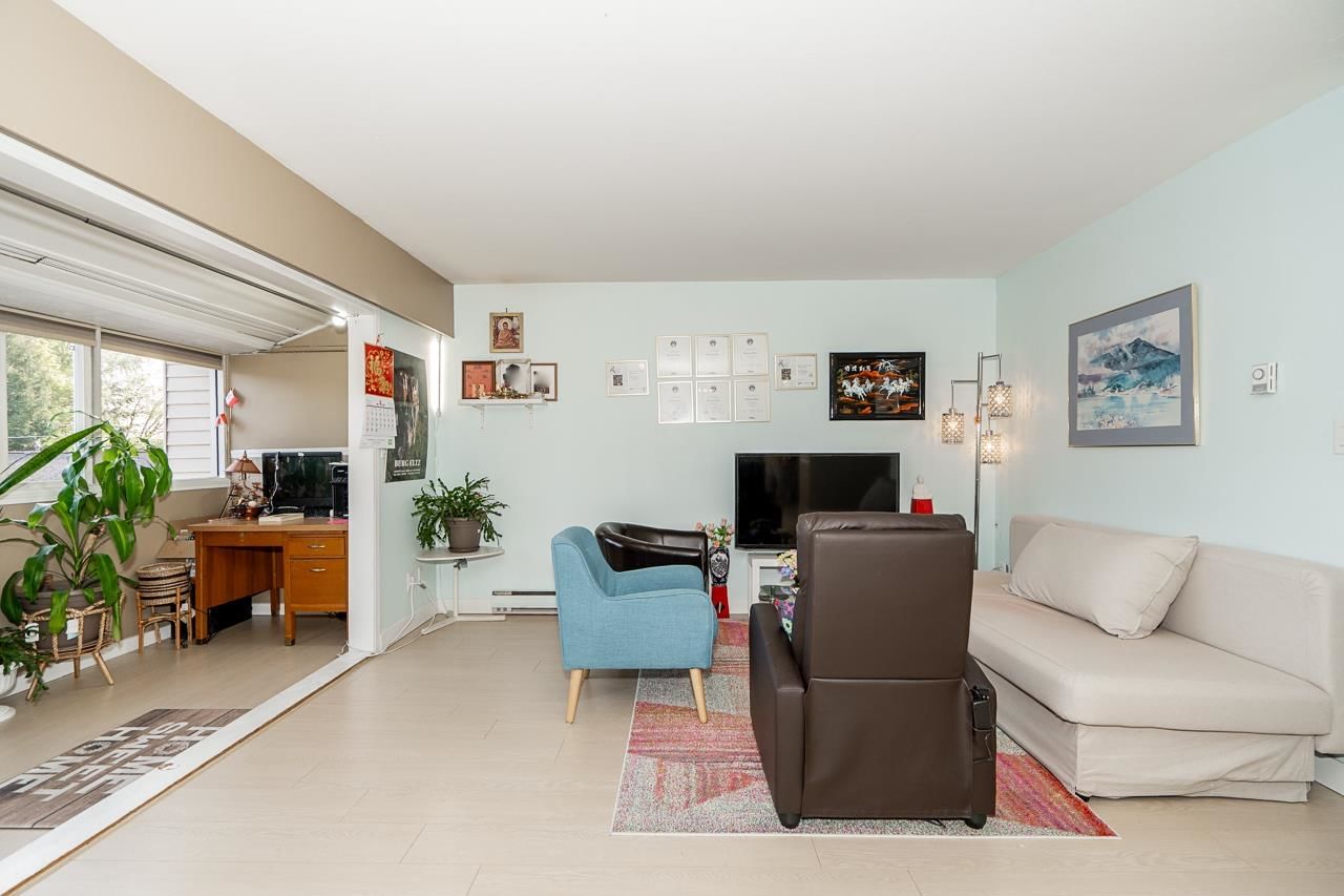 Listing Image 8