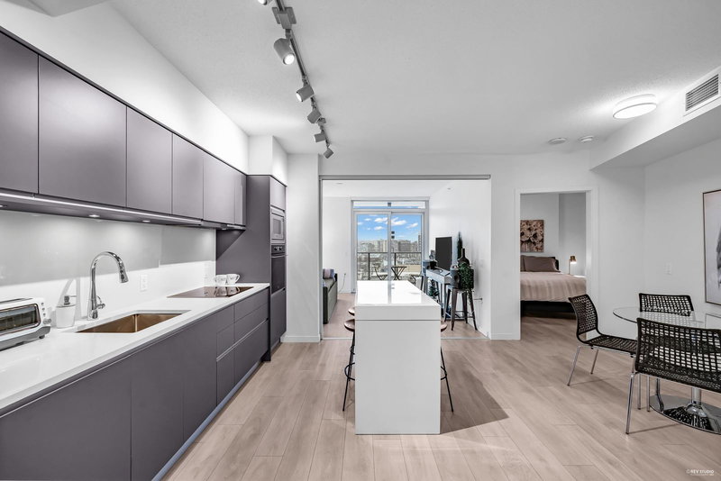 1021 - 180 2nd Avenue, Vancouver, V5T 0K4 | Image 2