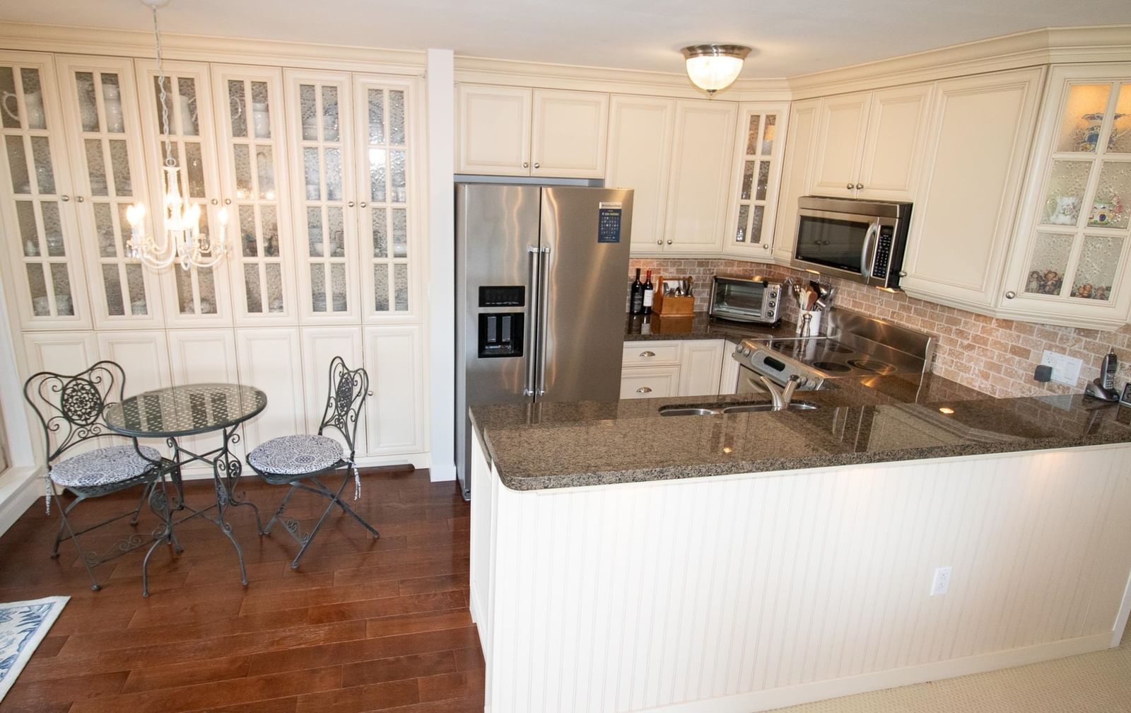 Listing Image 11