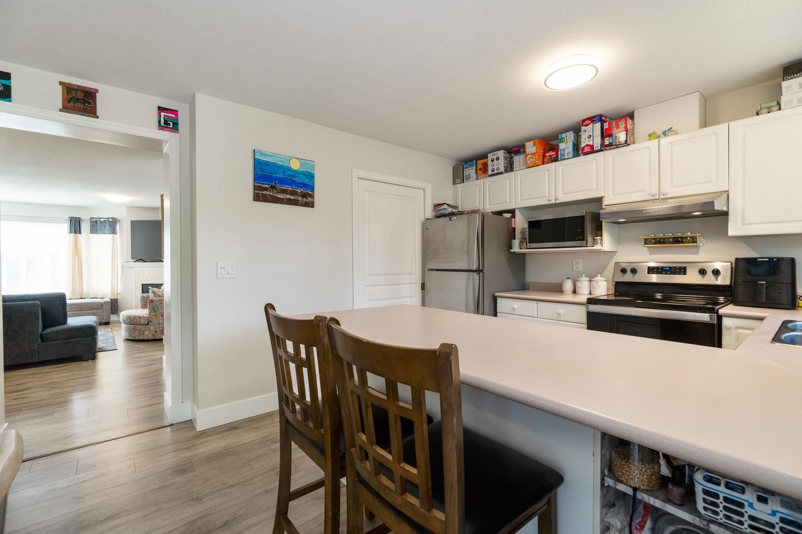 Listing Image 11