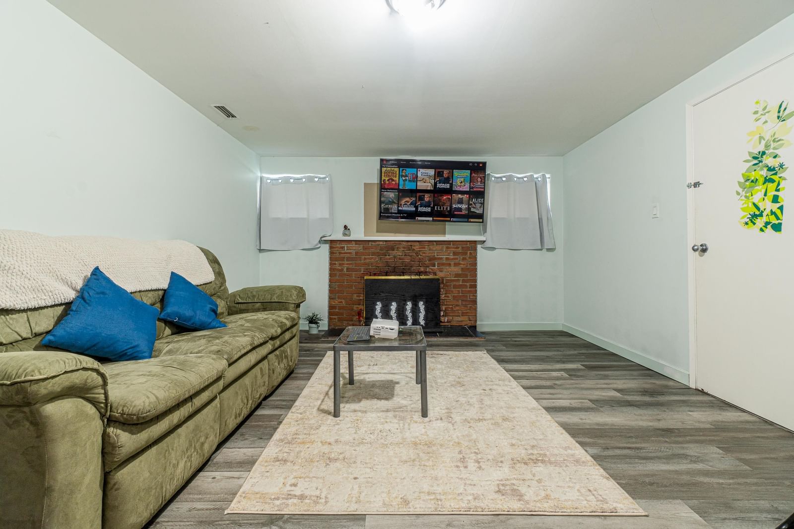 Listing Image 18