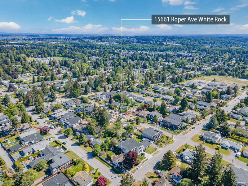 15661 Roper Avenue, White Rock, V4B 2G9 | Image 3