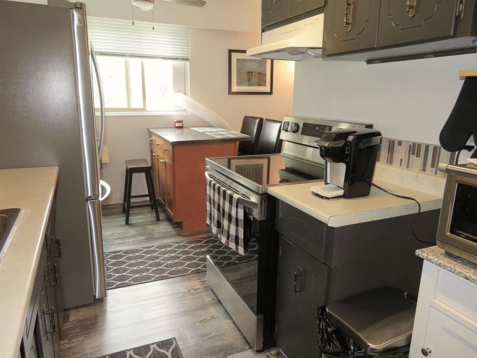 Listing Image 12