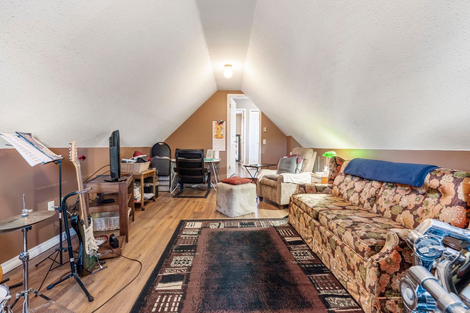 Listing Image 30