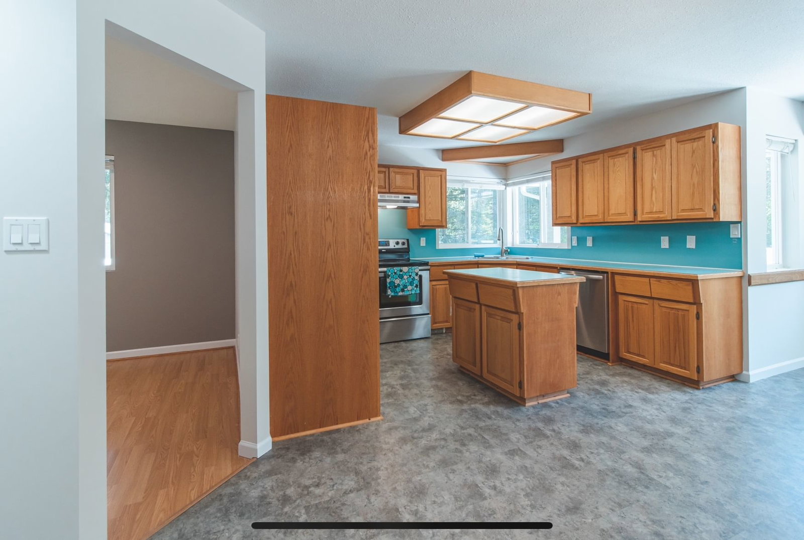 Listing Image 8