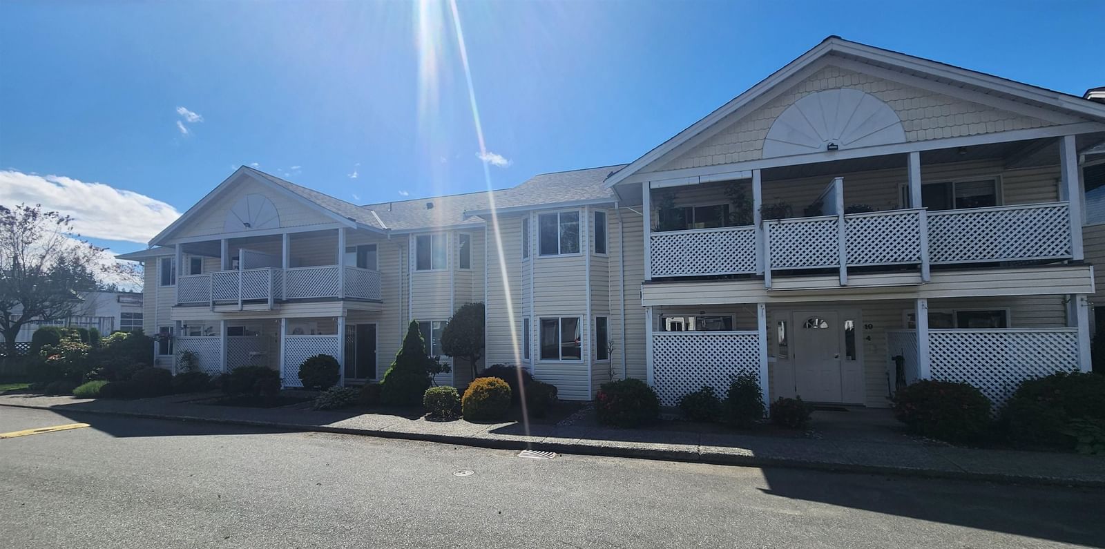 Listing Image 4