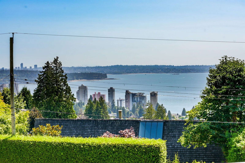 2365 Queens Avenue, West Vancouver, V7V 2Y7 | Image 2