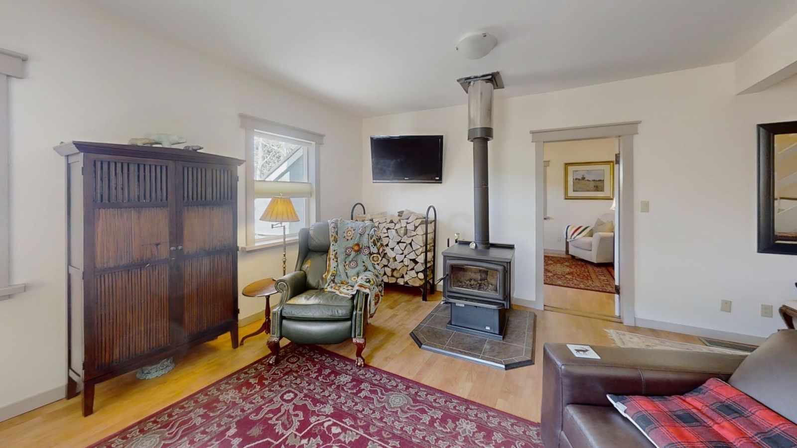 Listing Image 5