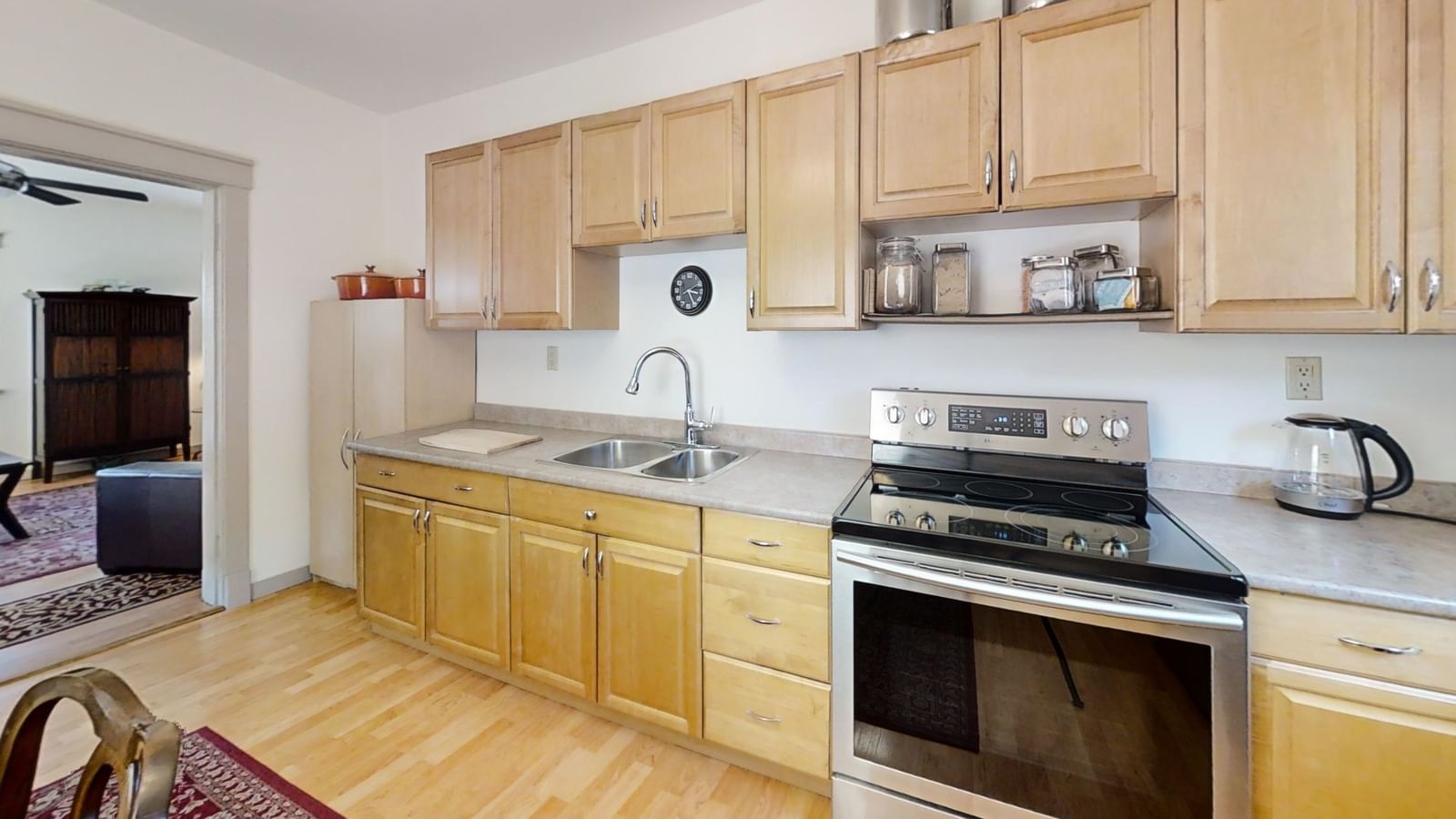 Listing Image 8