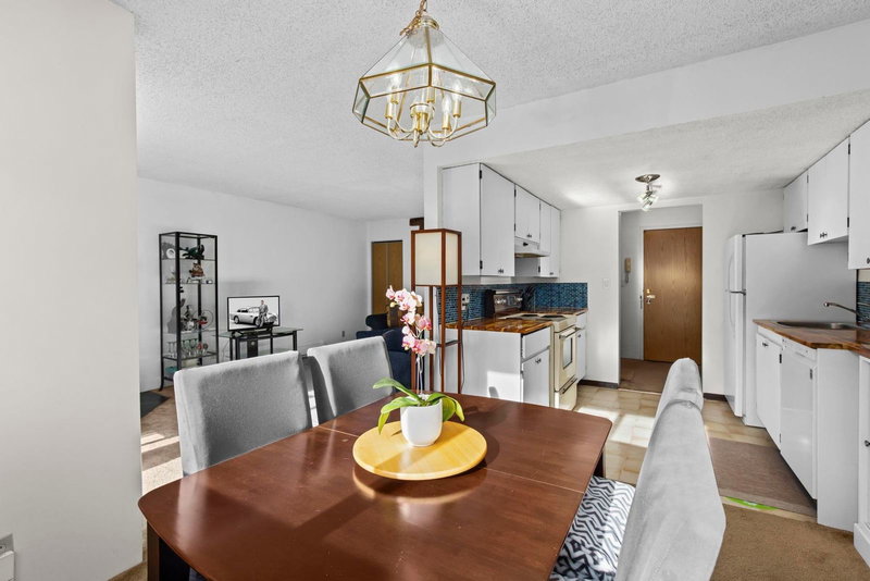 203 - 7162 133a Street, Surrey, V3W 7Z9 | Image 2