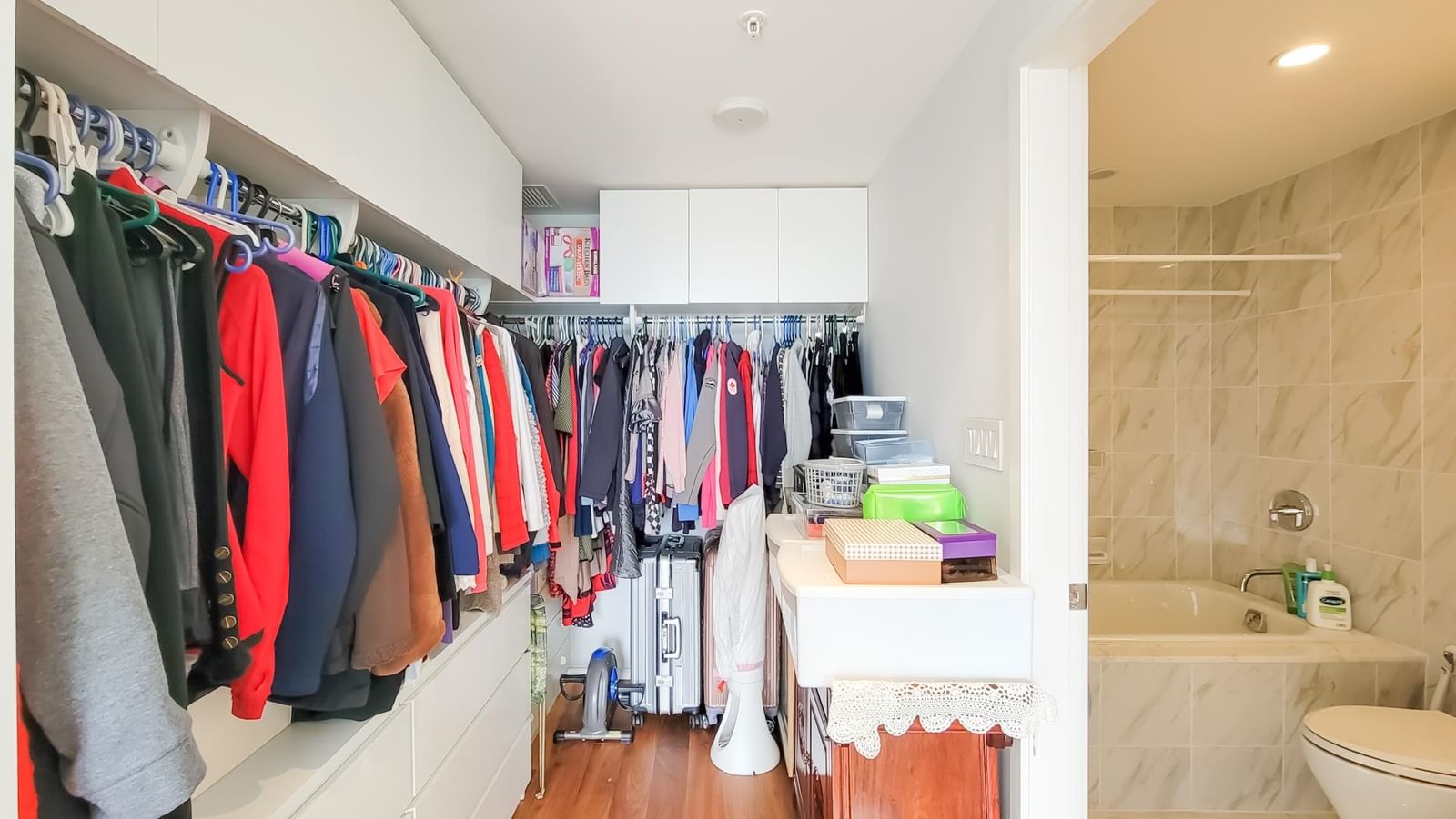 Listing Image 11