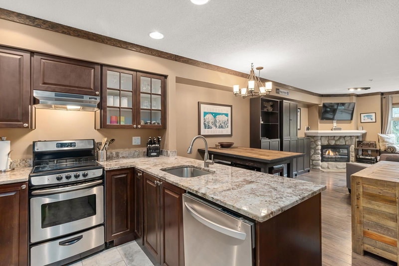 207 - 2050 Lake Placid Road, Whistler, V0N 1B2 | Image 3