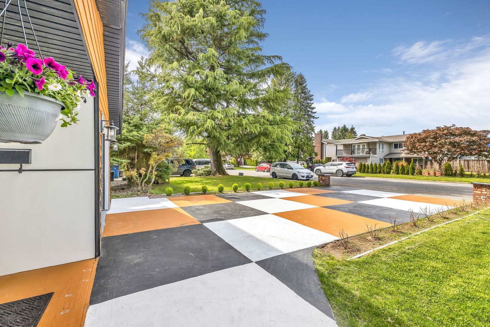 Listing Image 5