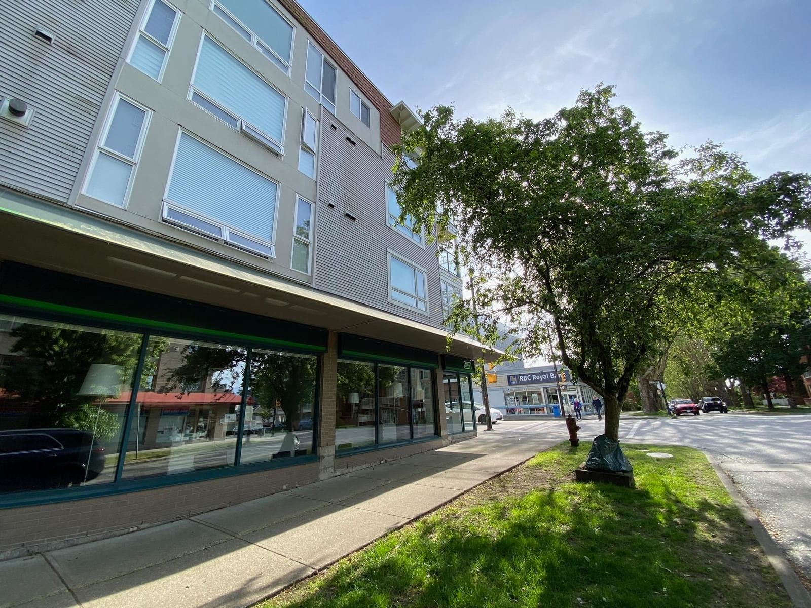 Listing Image 12