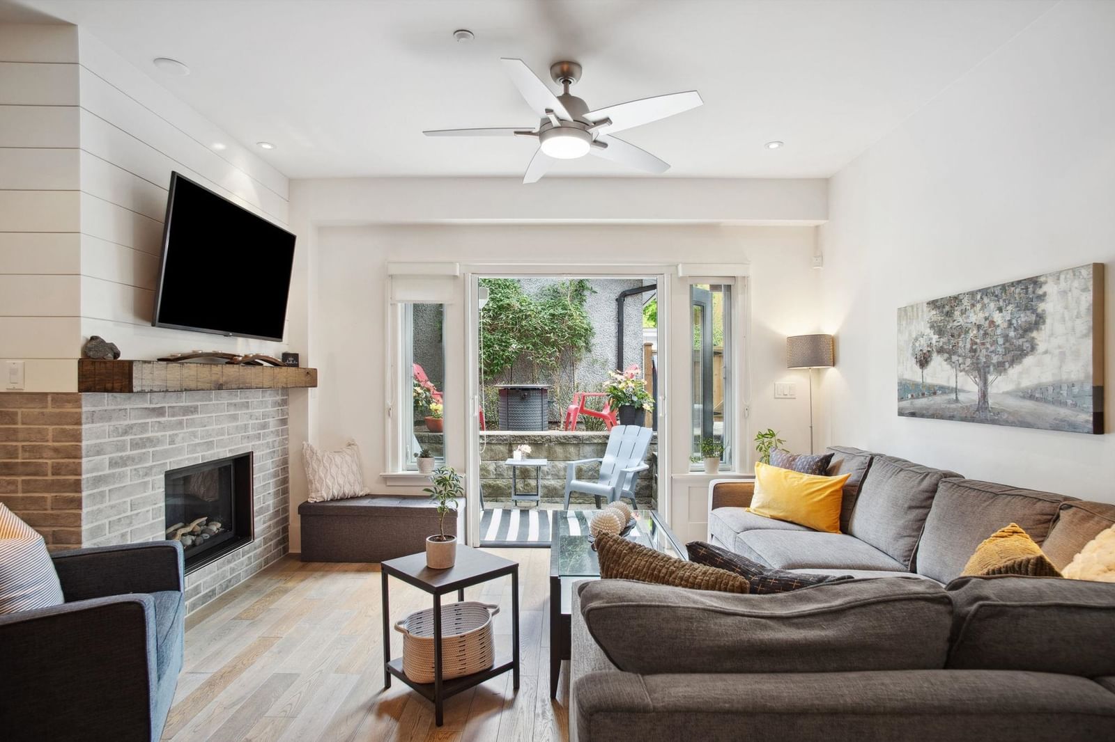 Listing Image 12