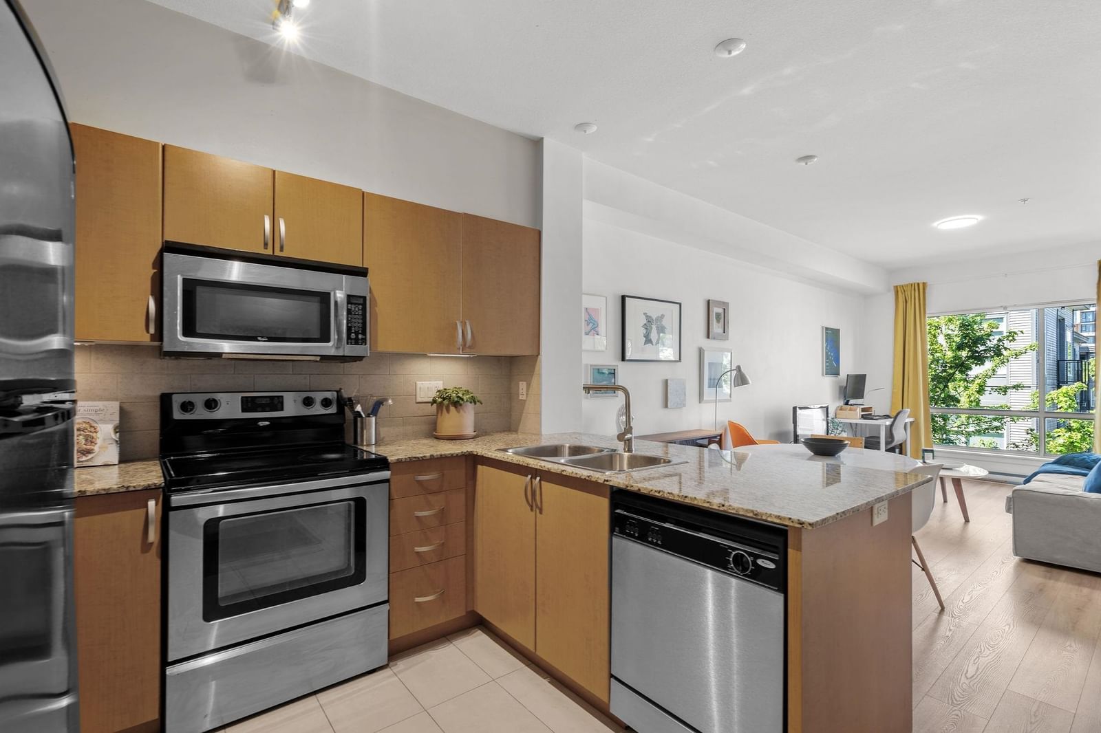 Listing Image 12