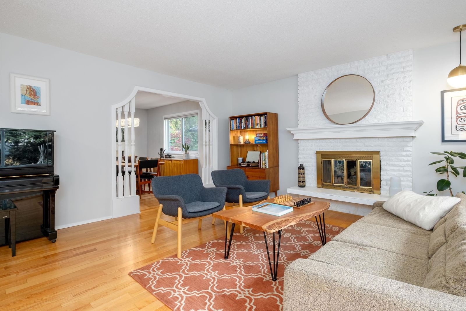 Listing Image 6