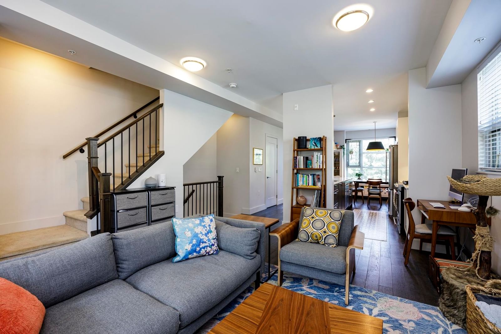 Listing Image 11
