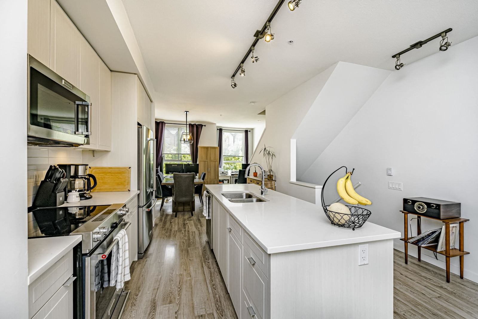Listing Image 5